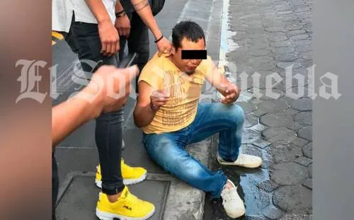 Detienen a presunto asaltante en el centro de Puebla
