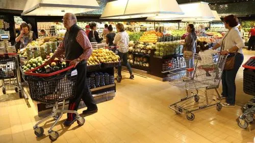Consumidores mexicanos, con alta confianza en el futuro de la economía