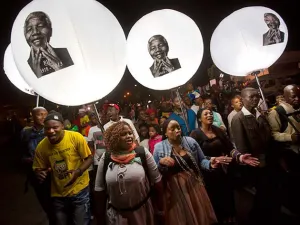 Restos mortales de Mandela desfilarán por calles de Sudáfrica