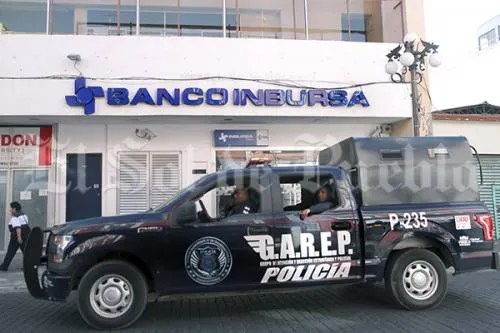 Un millón 50 mil pesos fue lo que se robaron de un banco Inbursa