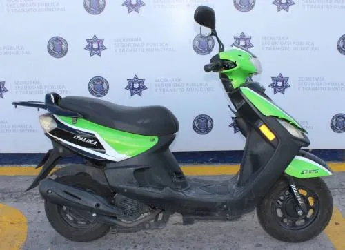 Recuperó Seguridad Pública Municipal de Puebla una motocicleta robada; hay un menor de edad detenido
