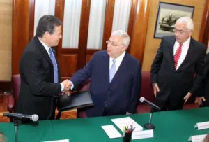 SNTE logra aumento salarial del 6.2 por ciento