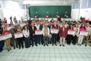 Entrega SEP más de 1 millón 652 mil pesos para beneficiar a estudiantes con discapacidad
