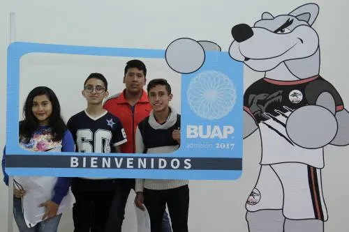 Preparatorianos que ingresaron a la BUAP inician su proceso de inscripción