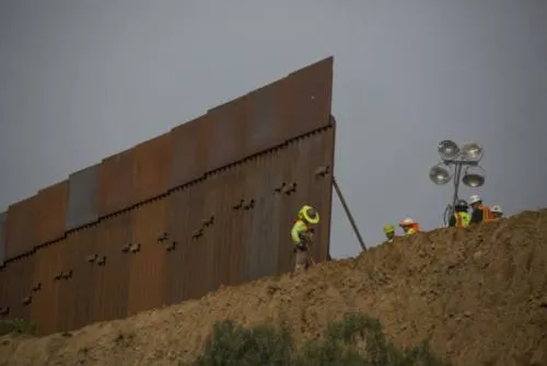 Cámara de Representantes de EU vota contra declaración de emergencia de Trump