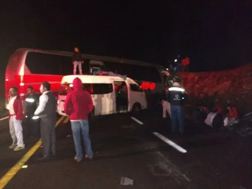 Un muerto y 30 heridos- trabajadores de AUDI-, saldo de accidente carretero