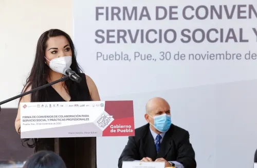 Signa SEDIF convenios de servicio social con 15 universidades