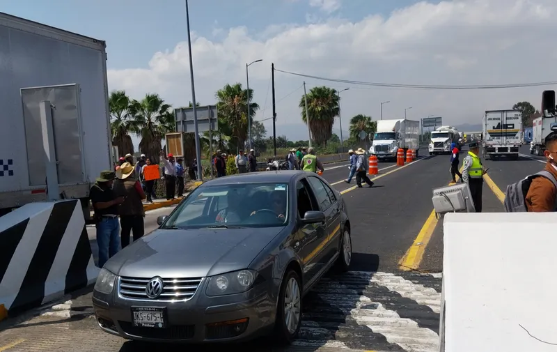 Bloqueo tres carreteras
