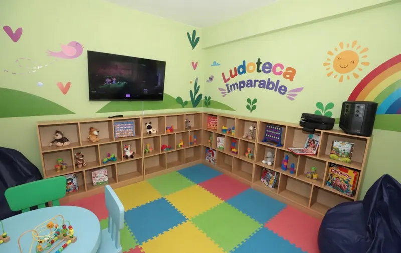 Ludoteca, sala de lactancia y espacios de atención psicológica para mujeres