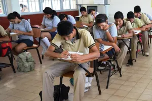 Maestro que ofendía a jóvenes con sellos fue separado en marzo: SEP