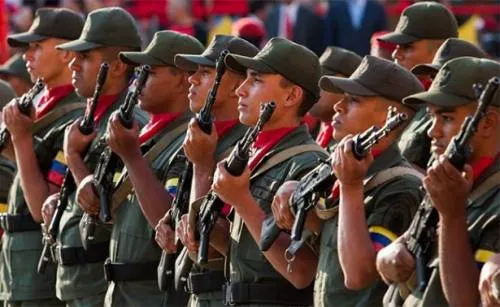Militares venezolanos ocupan sede de Fiscalía General en Caracas