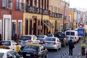 Caos vial por Maratón Estrella de Puebla