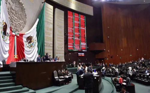 Sin PT, diputados acuerdan subir al Pleno dictamen de reforma educativa