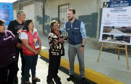 Luis Banck entregó a vecinos de San Ramón dos vialidades pavimentadas