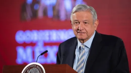 Vamos bien en la lucha contra el coronavirus, dice AMLO; llama a quedarse en casa