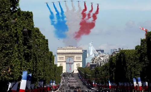El desfile del 14 de julio en París selló el acercamiento entre Macron y Trump
