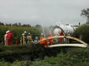 Endurecen combate a ‘ordeña’ de gasolina