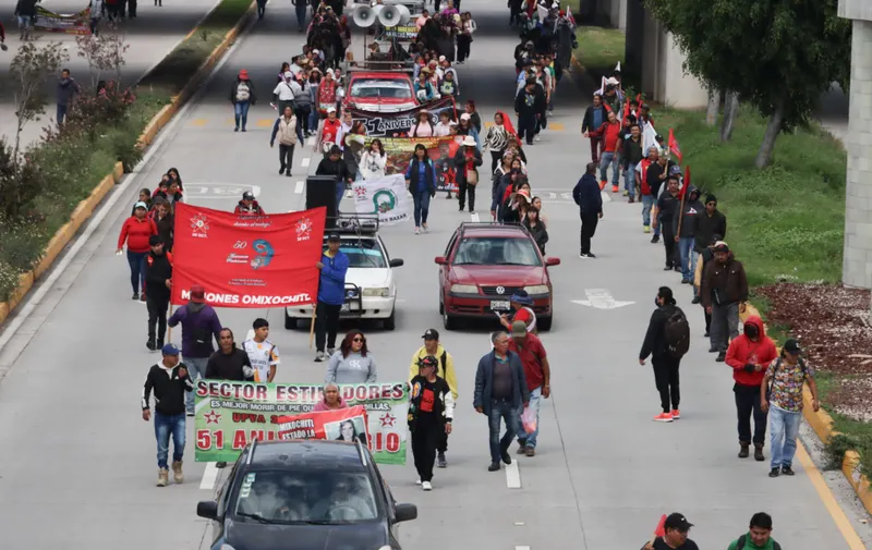 Marcha de la 28 de Octubre paraliza Vía Atlixcáyotl en defensa del agua en Xoxtla