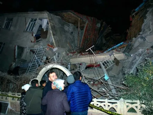 Suben a 21 los muertos por sismo en Turquía