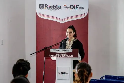 Participa Mayte Rivera en Taller de Reciclaje organizado por el OOSL