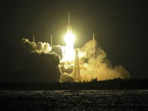 China lanza al espacio su mayor cohete propulsor