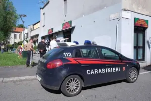 Inmigrante de Ghana mata con pico a italianos en Milán
