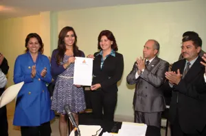 Recibe Paty Leal su constancia de mayoría como diputada electa en el distrito 10