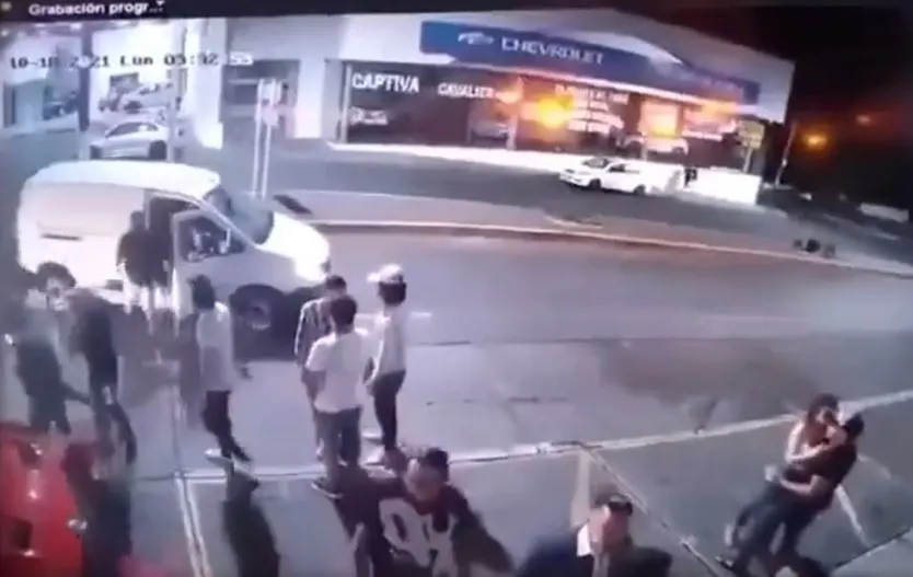 Balean en 50 segundos a clientes de bar y matan a 6 en Morelia