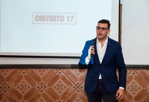 Manolo Vega, plantea llevar una visión sostenible al Congreso