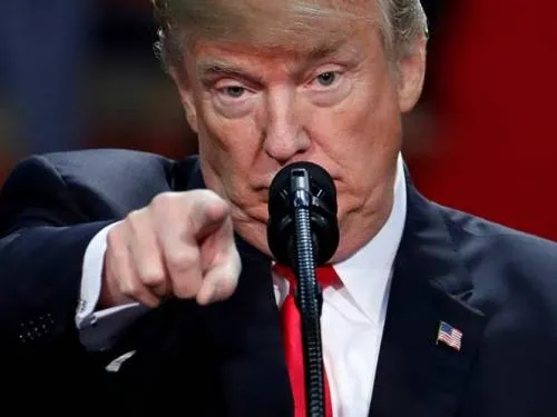 Trump acusa a demócratas de promover ‘noticias falsas’ de acoso sexual