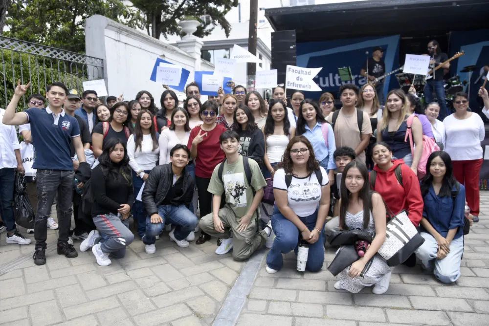 Rectora Lilia Cedillo da la bienvenida a estudiantes de nuevo ingreso del Área de la Salud y de la Preparatoria Urbana Enrique Cabrera Barroso