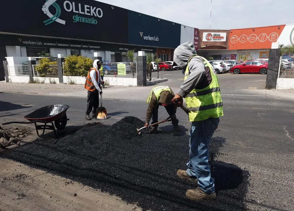 Ayuntamiento de Puebla reforzará programa de bacheo con nuevo tren de maquinaria