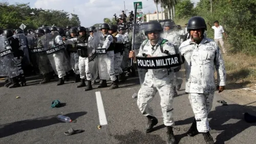 Guardia Nacional rescata a 800 integrantes de la caravana migrante