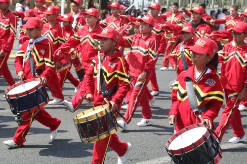 13 carros alegóricos se presentarán en el desfile de la Batalla del 5 de Mayo