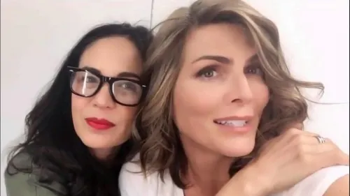 Yolanda Andrade y Montserrat Oliver salen juntas del closet