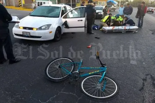 Atropellan a trabajadores de una gasolinera en San Francisco Totimehuacan