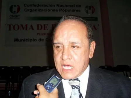 Islas Hernández encabeza caravana de autos