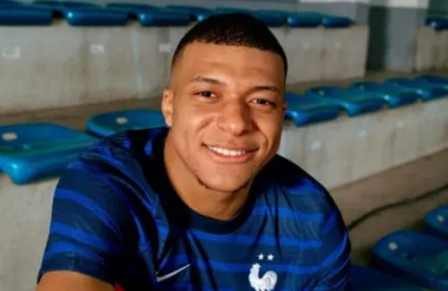 Kylian Mbappé da positivo por Covid-19