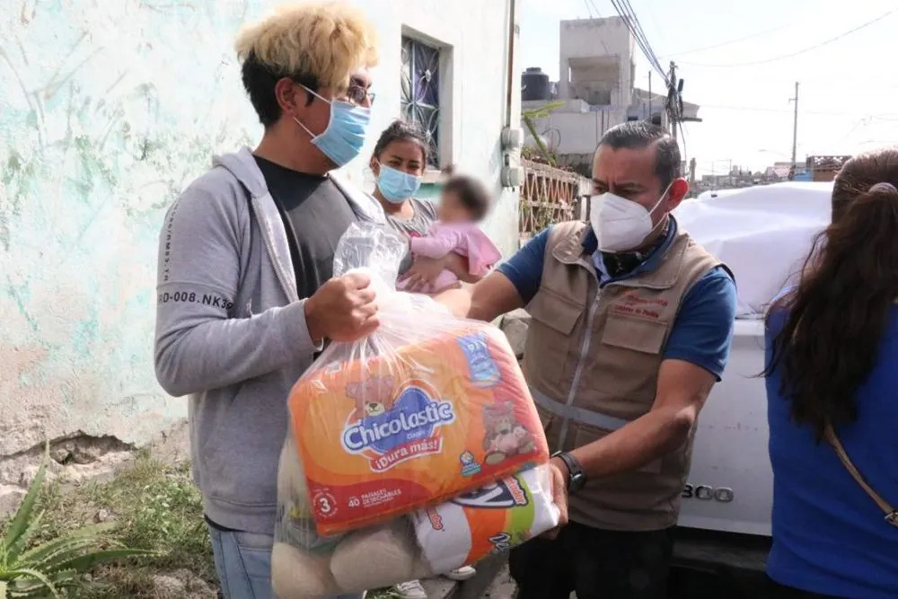Mantiene SEDIF entrega de apoyos a familias afectadas de Xochimehuacan