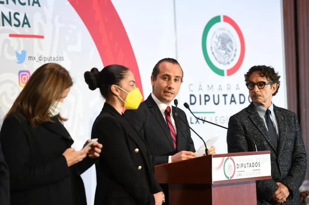 Alerta Riestra por intromisión de la federación en centros de investigación