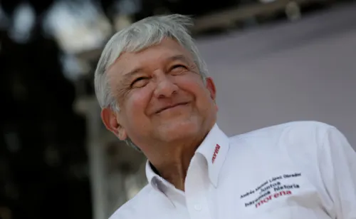 Todos rezan por AMLO