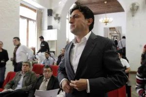 Regresa Espinosa al Congreso; alega falta de representación en la izquierda
