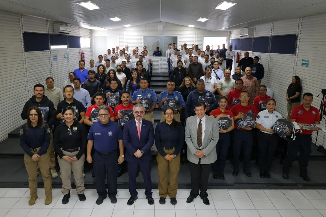 Delegación poblana policías y bomberos