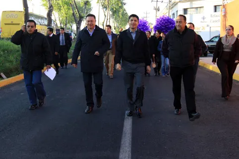 Rivera Pérez entrega calle pavimentada en lateral del Boulevard San Felipe