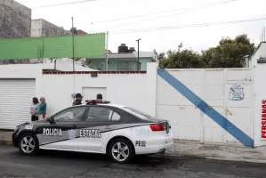 Hombre mata a sus hijos y se dispara en la boca