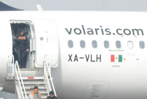 Desalojan avión en AICM por falsa amenaza de bomba