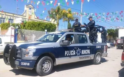 Policía dispara y hiere a sus compañeros en Tochtepec