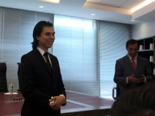 Hijo de Juan Gabriel impugna testamento