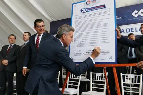 Gali firma para reducción del Impuesto Sobre la Nómina en Puebla