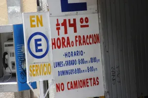 Regular el cobro de estacionamientos, mensaje equivocado: Kuri